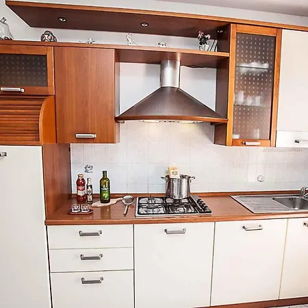 Apartment In 25085 *
