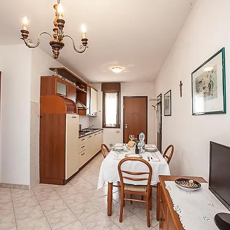 Apartment In 25085 *